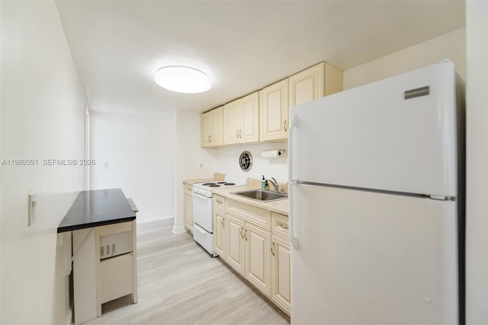 1936 Ocean Dr 2D photo 11