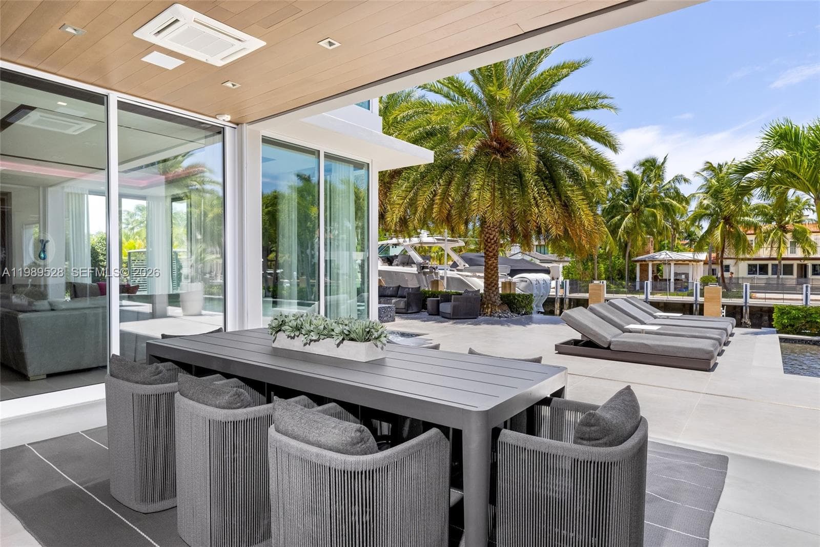 650 Royal Plaza Dr photo 12
