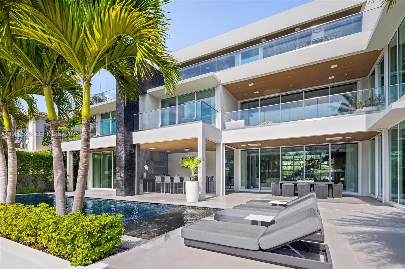 650 Royal Plaza Dr photo 15