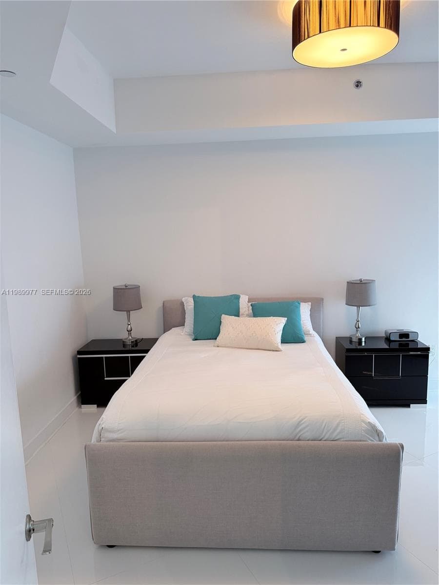 15811 Collins Ave 1803 photo 9