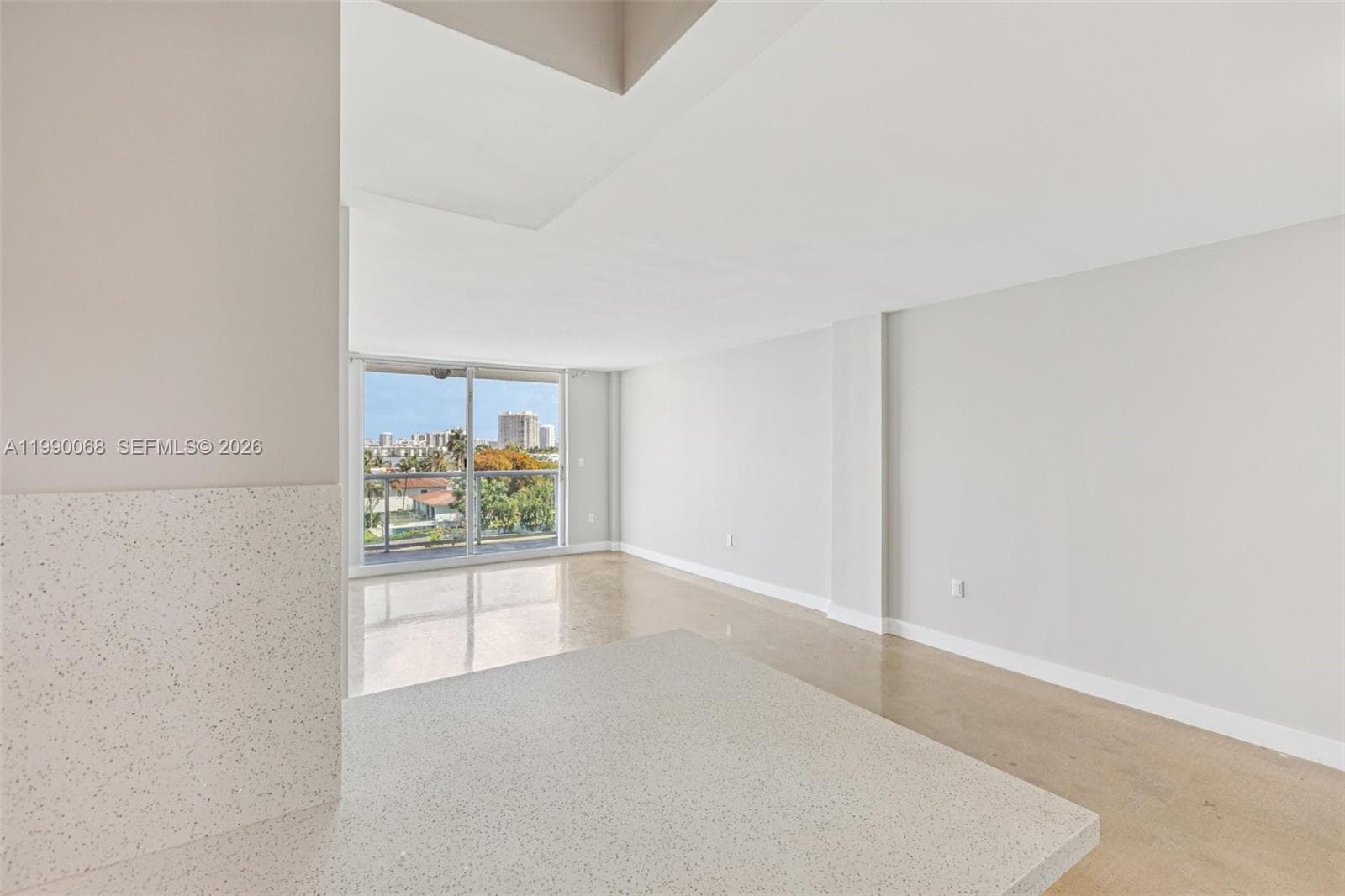 2841 NE 163rd St 605 photo 12