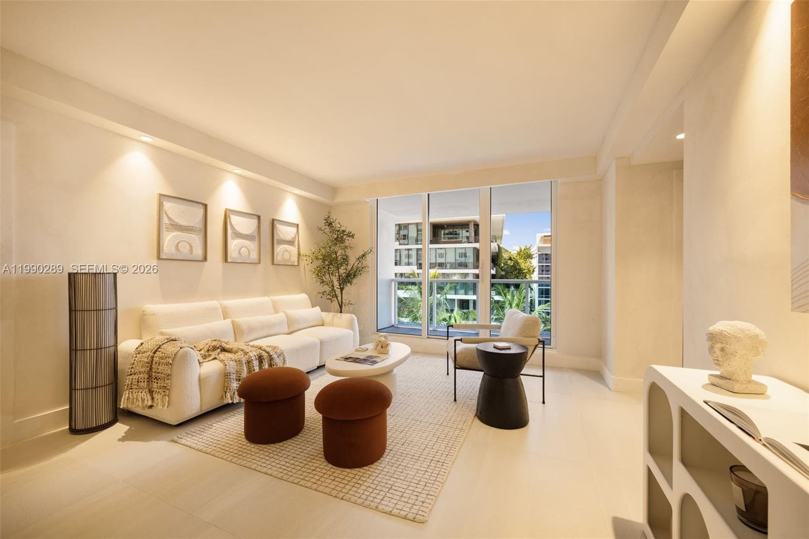 2301 Collins Ave 526 photo 1