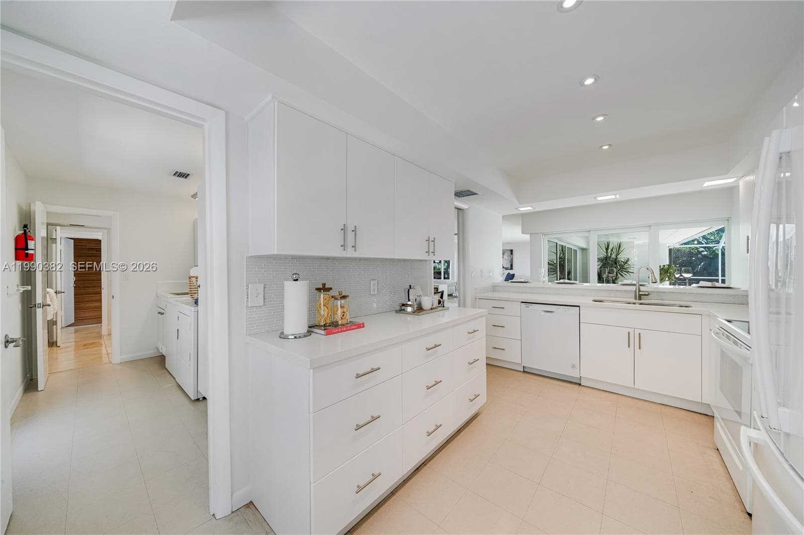 640 Mashta Dr photo 13