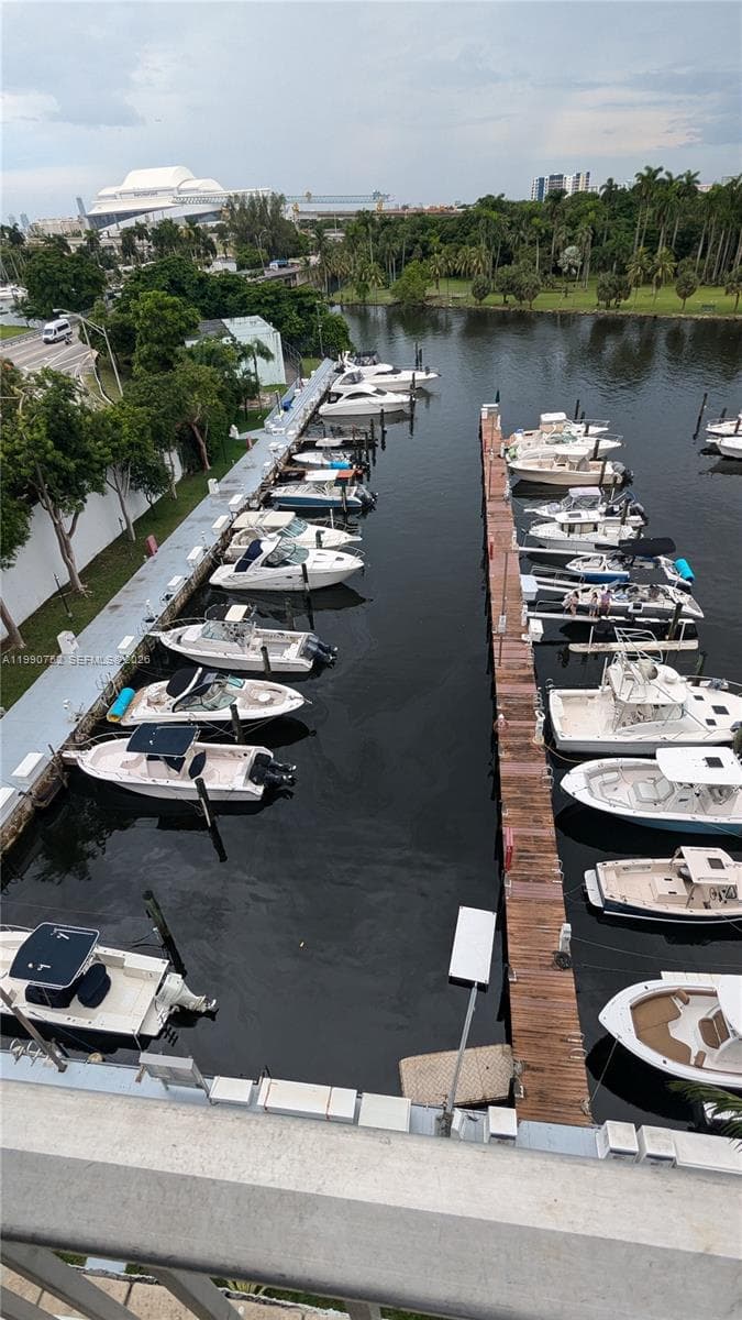 1700 North River Dr photo 4