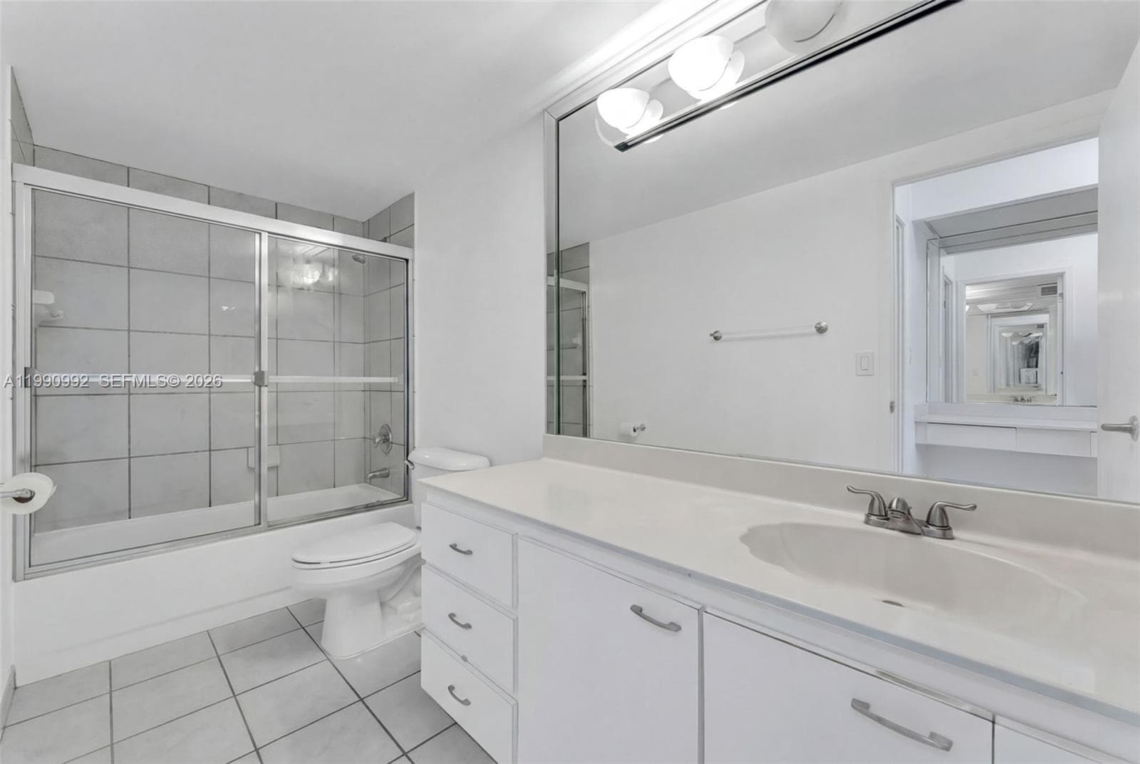 2500 PARKVIEW DR 1418 photo 11