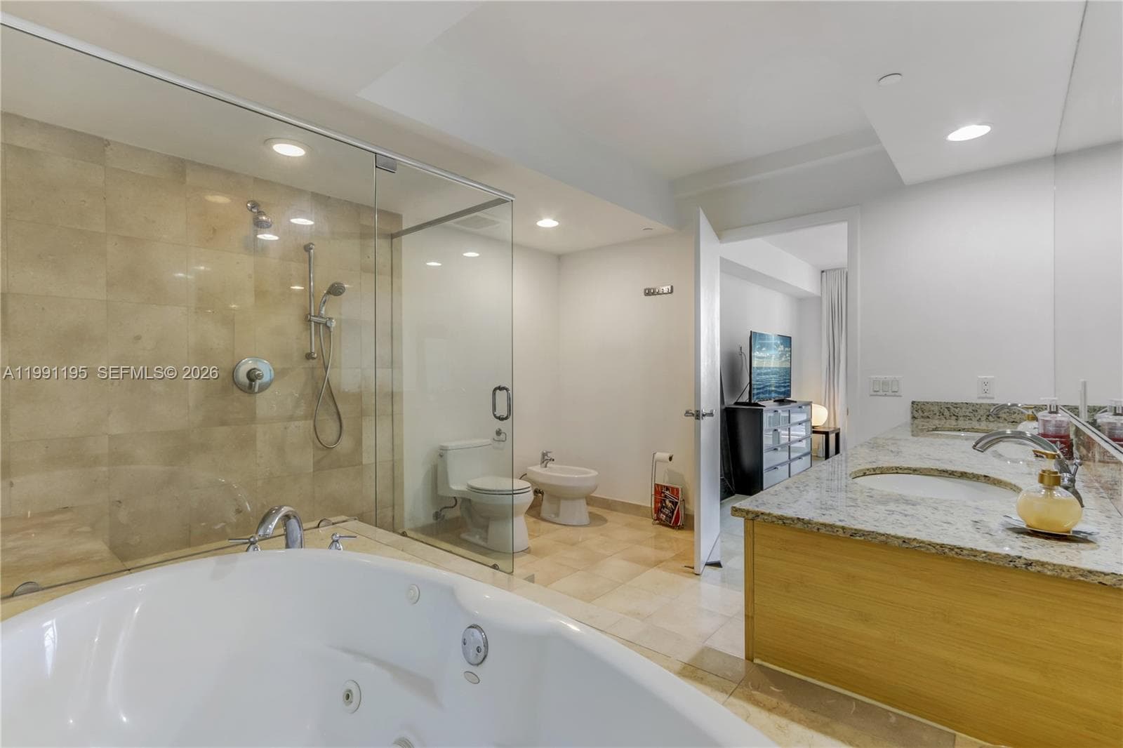 1830 Ocean Dr 3804 photo 16