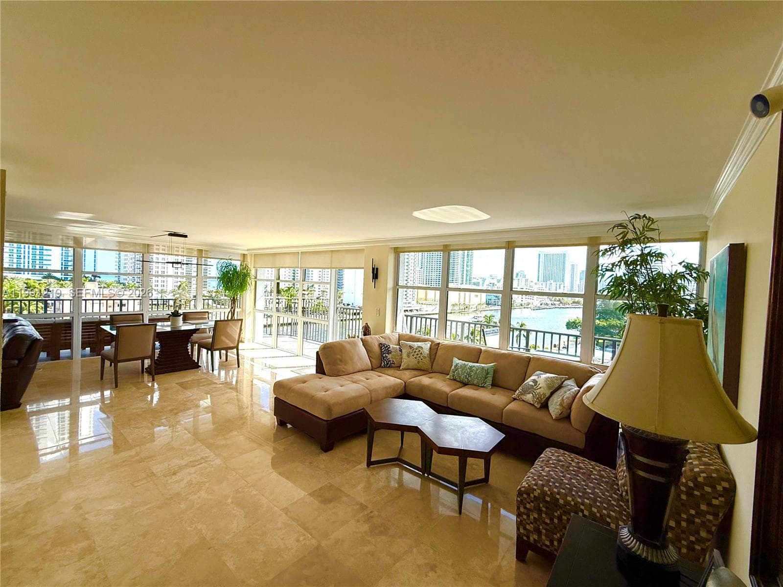 1000 Parkview Dr 720 photo 4