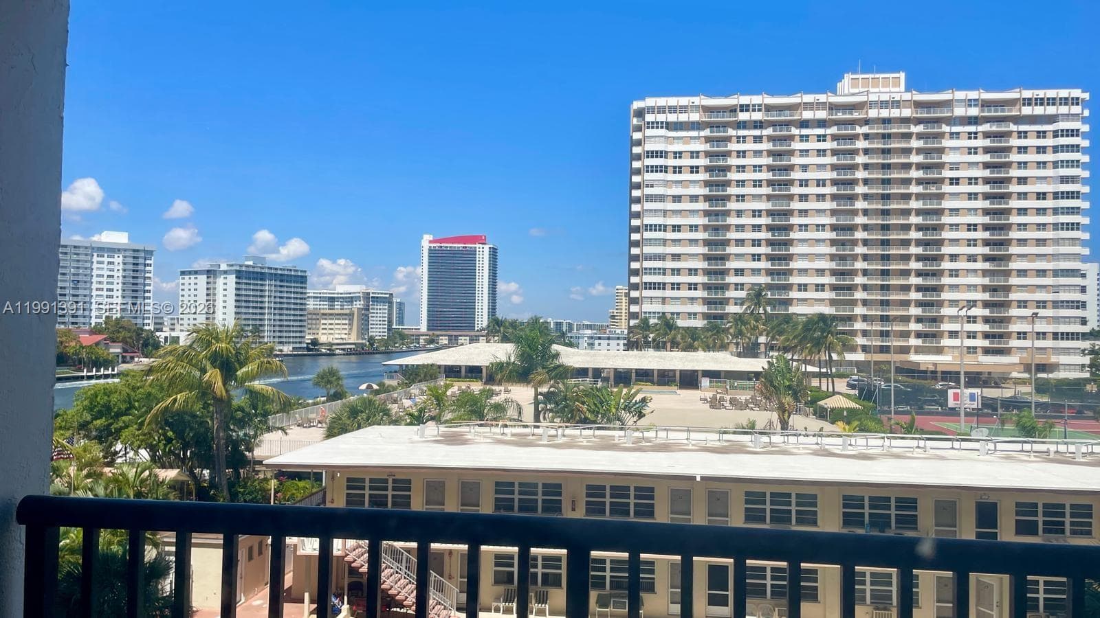 2017 OCEAN DR 405W photo 1