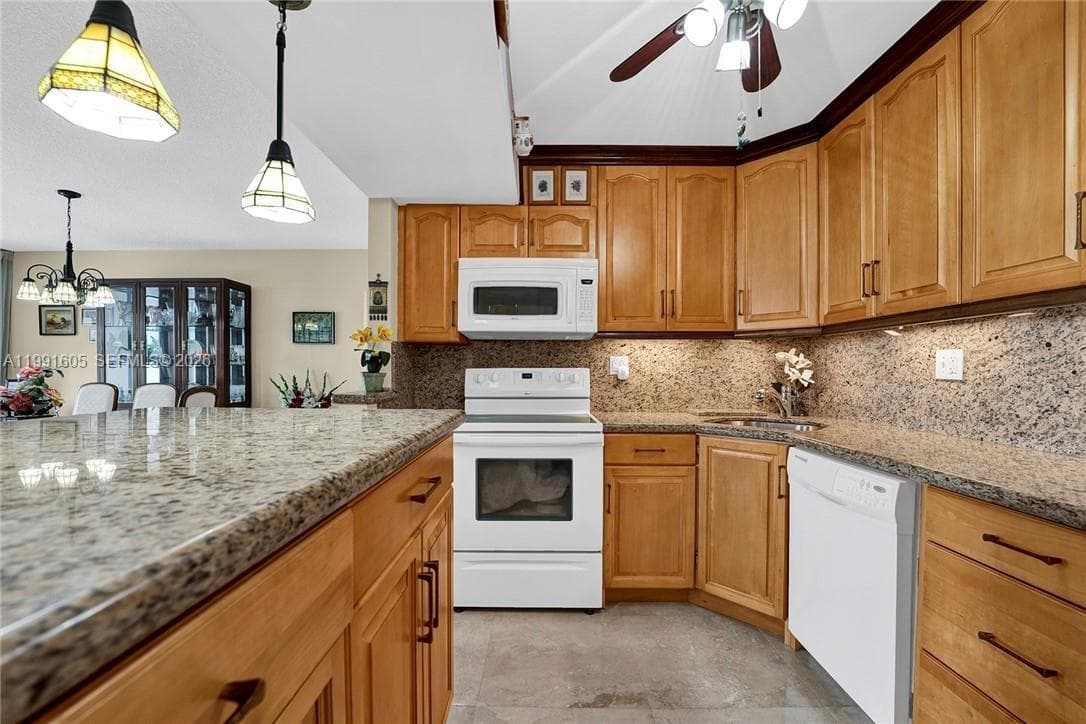 1400 S Ocean Dr 1004 photo 4