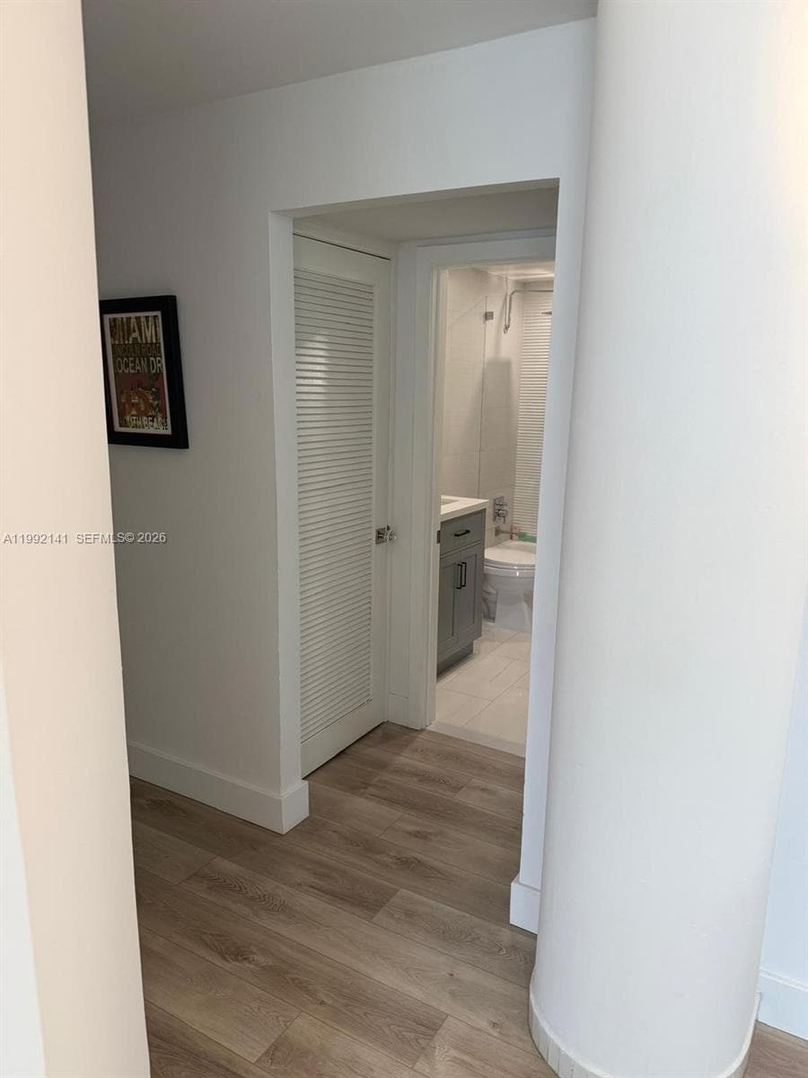 5005 Collins Ave 1525 photo 18