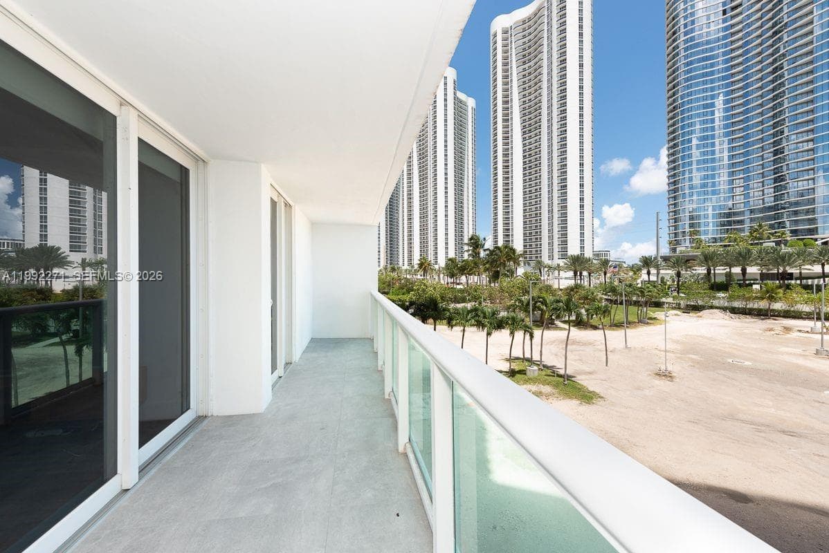 100 Bayview Dr 210 photo 17