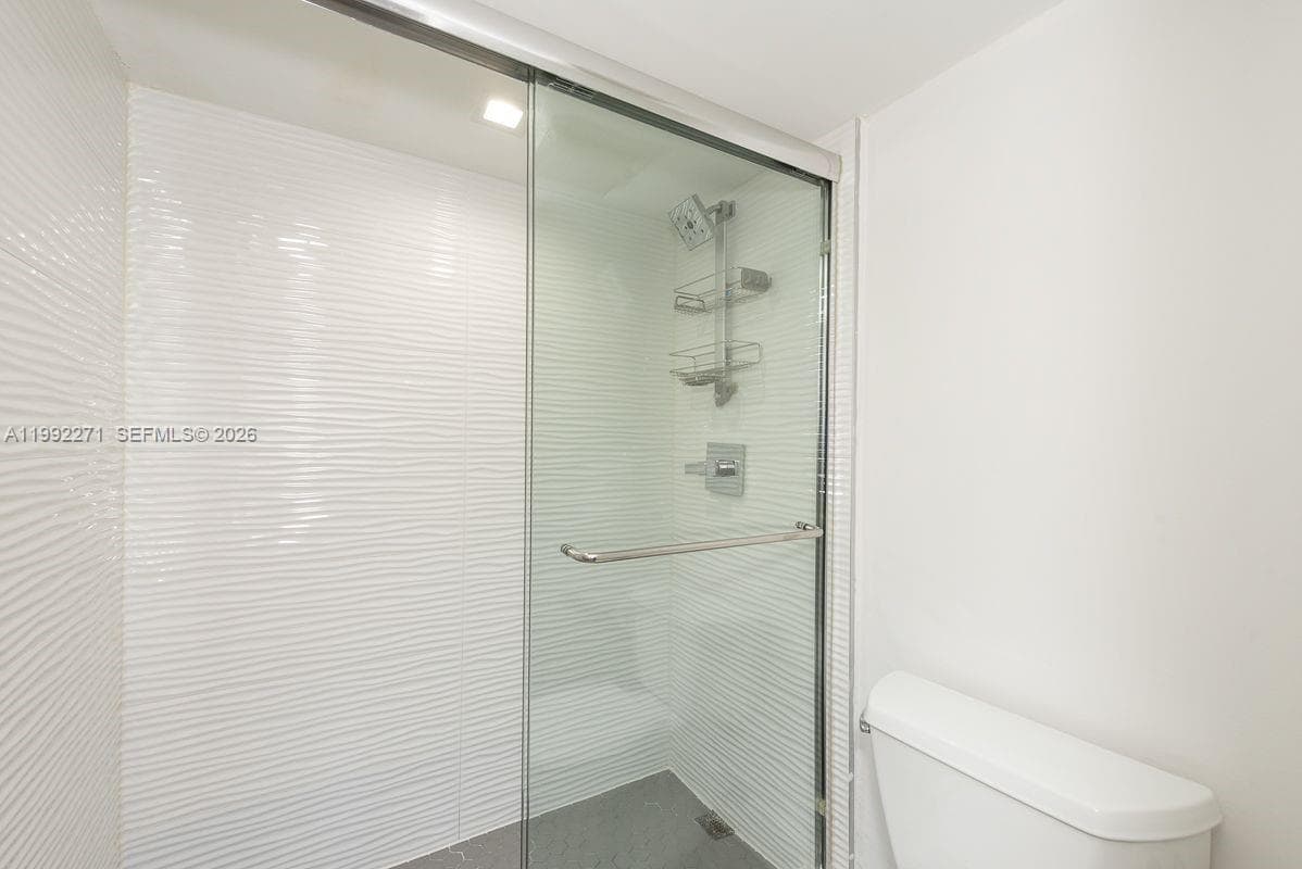 100 Bayview Dr 210 photo 14