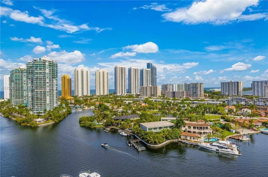 400 Sunny Isles Blvd 819 photo 6