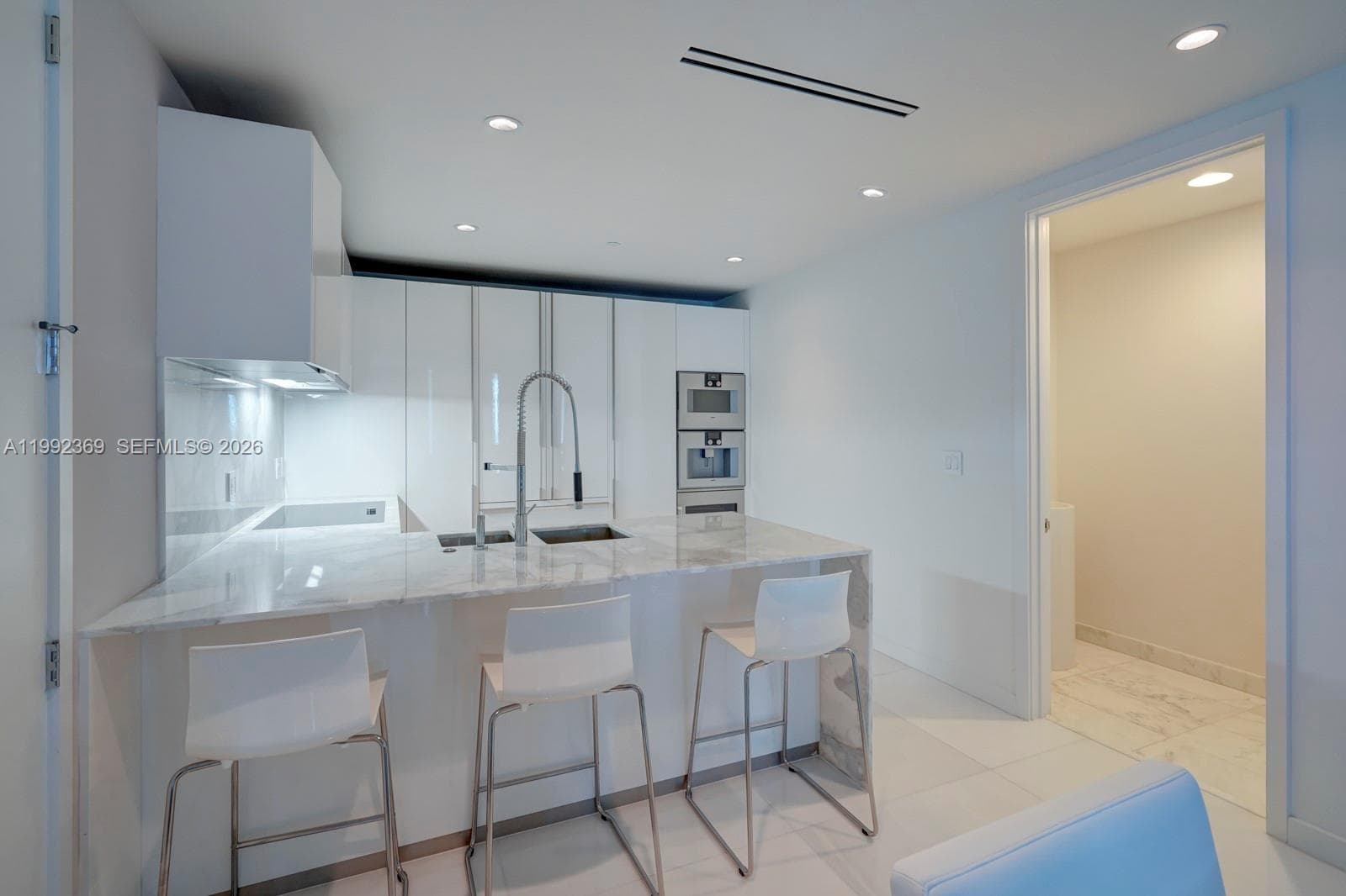 10203 Collins Ave 1005 photo 5