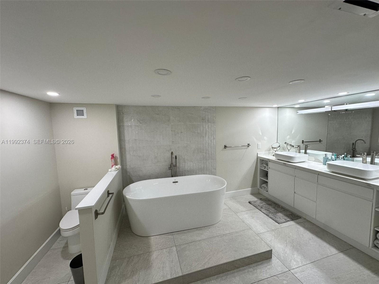 2751 S Ocean Dr 508S photo 10