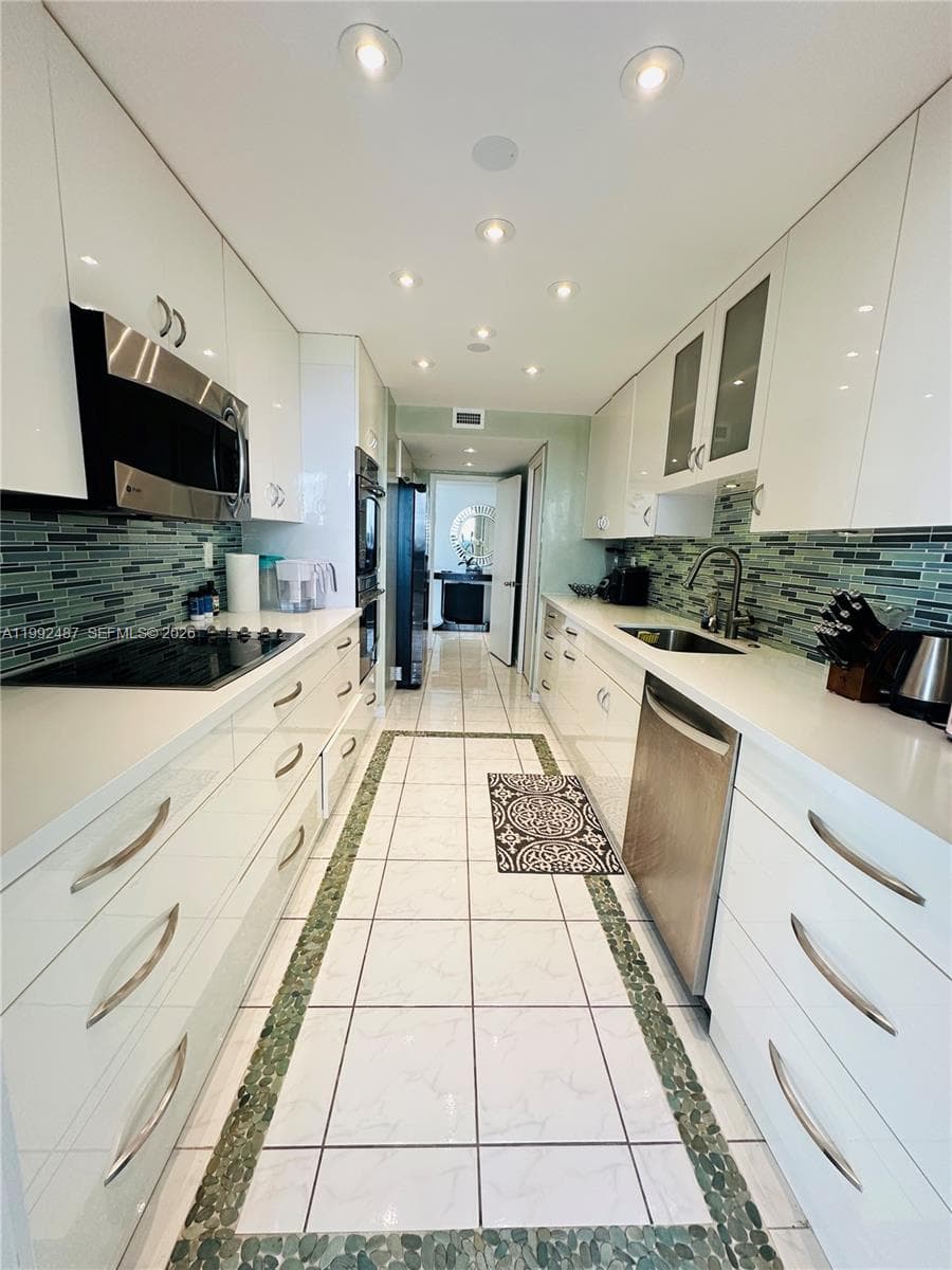 19667 Turnberry Way 22E photo 6