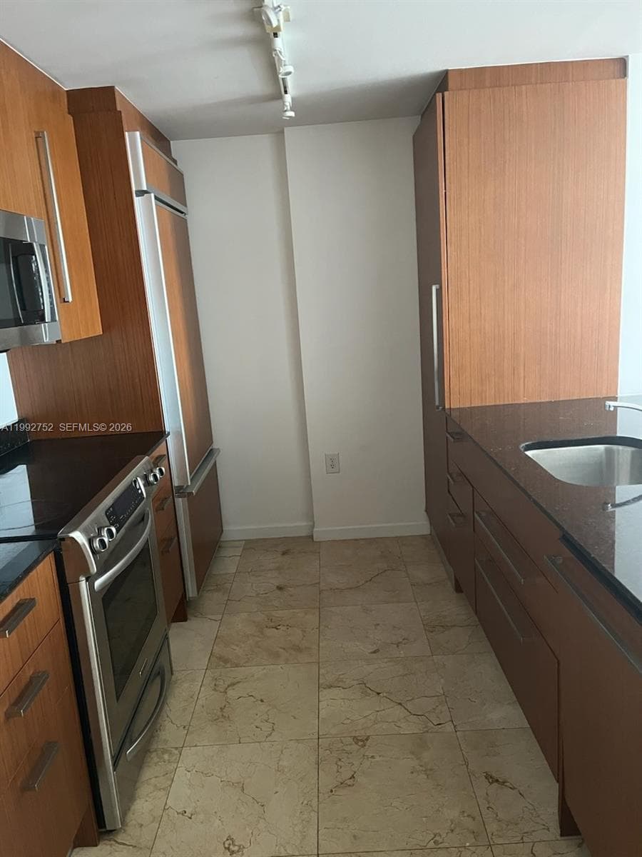 10275 Collins Ave 1107 photo 8