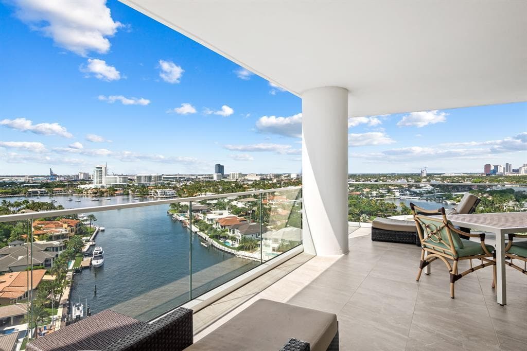 3055 Harbor Drive 1603 photo 2