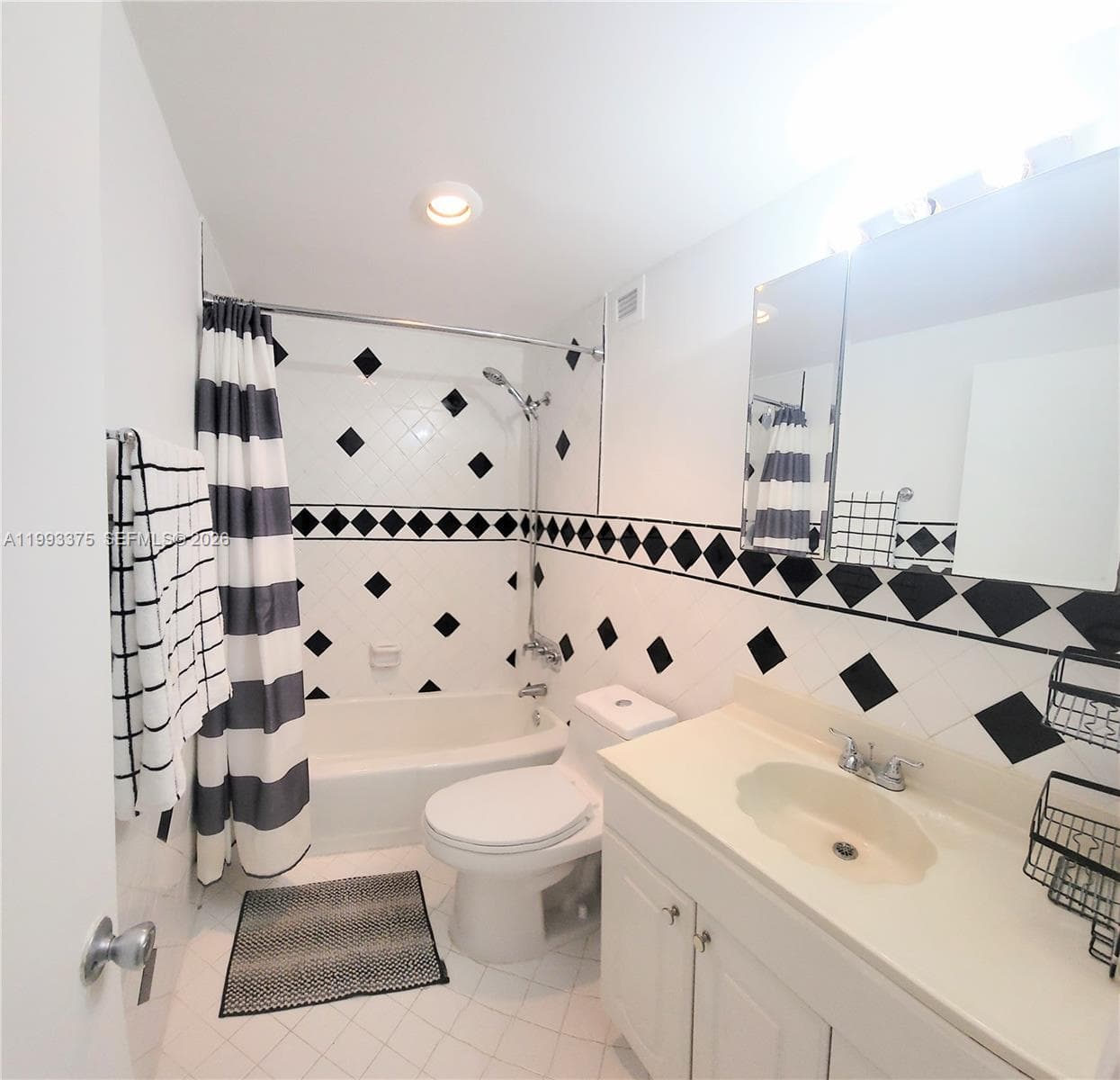 400 S Kings Point Dr 220 photo 10