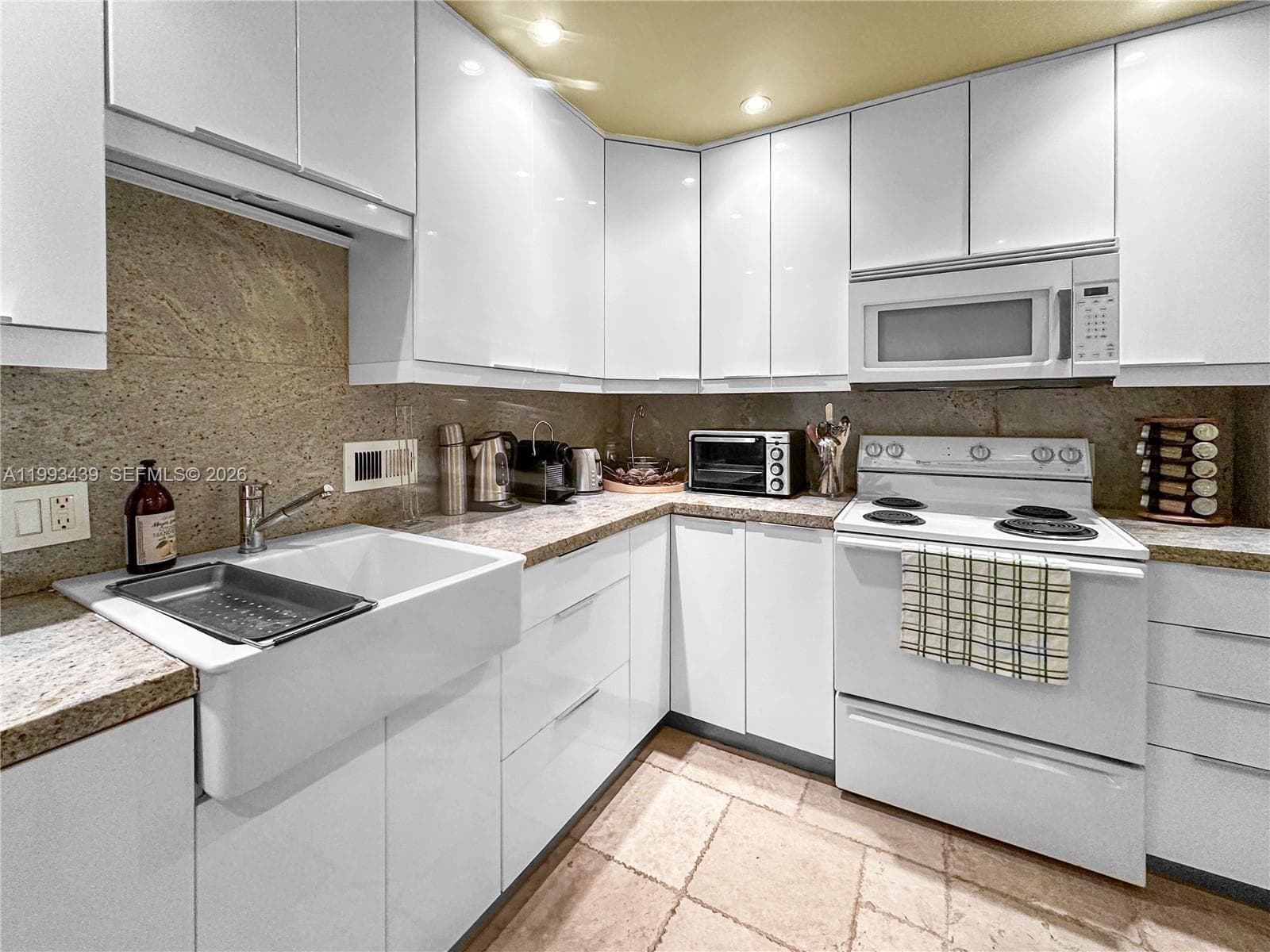 10185 Collins Ave 502 photo 12