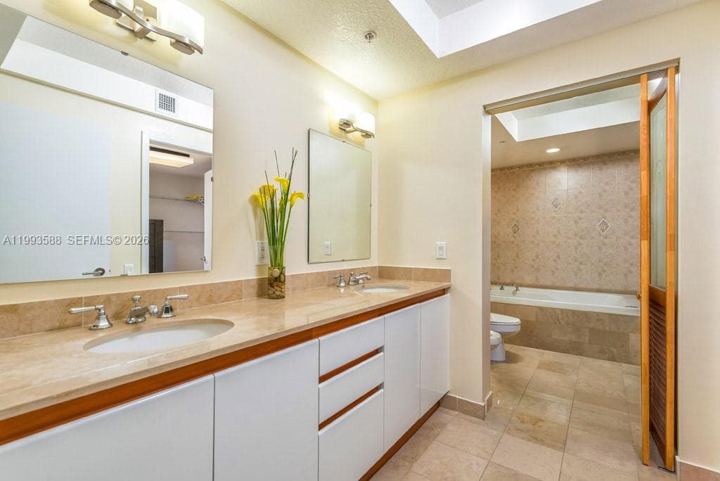 1500 Ocean Drive 609 photo 9
