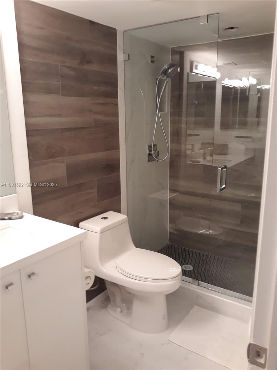 2555 Collins Ave 703 photo 9