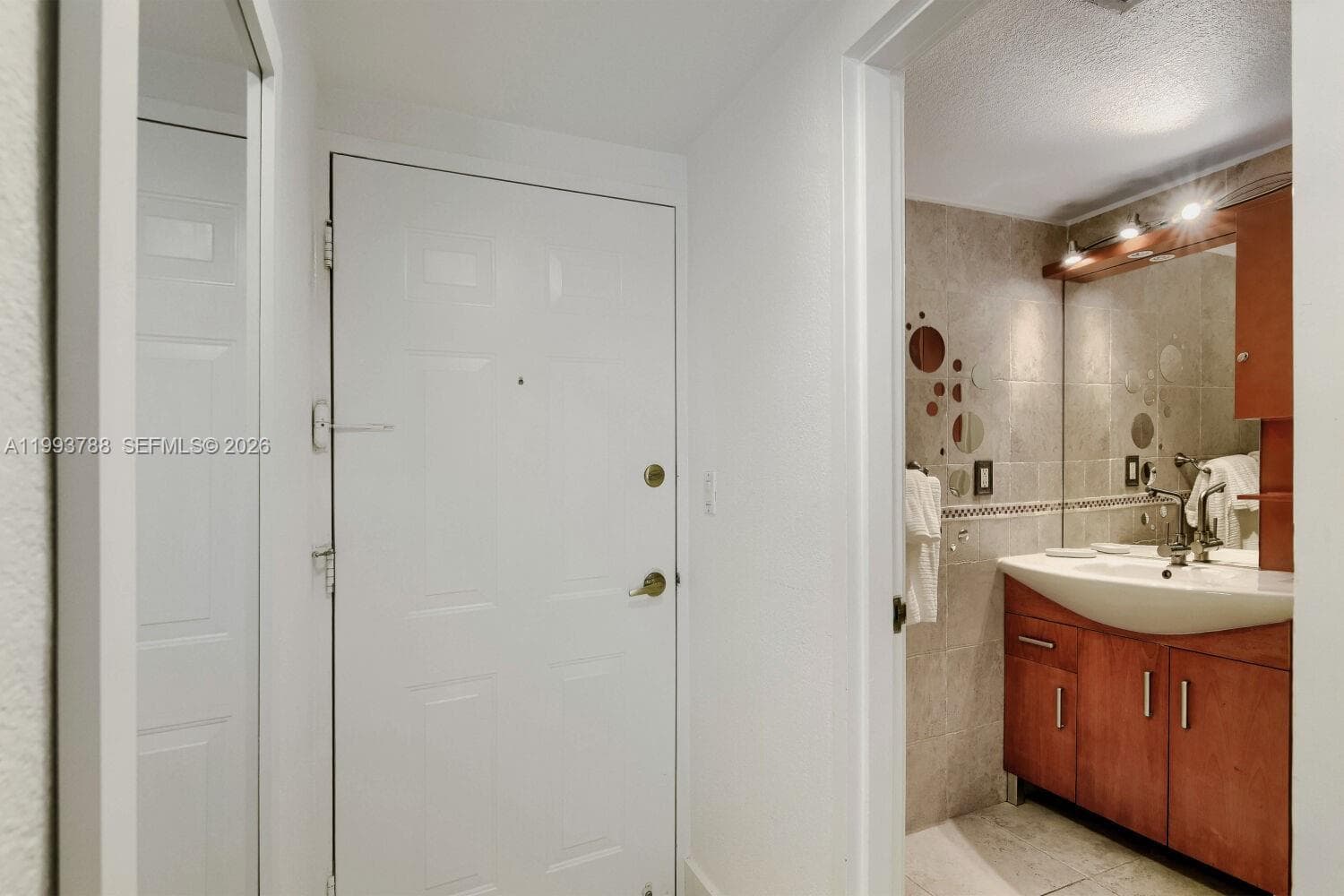 2501 S Ocean Dr L16 (AVAILABLE NOW) photo 8