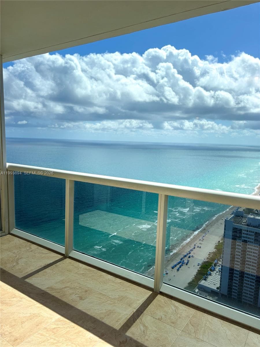 1830 Ocean Dr 4505 photo 18