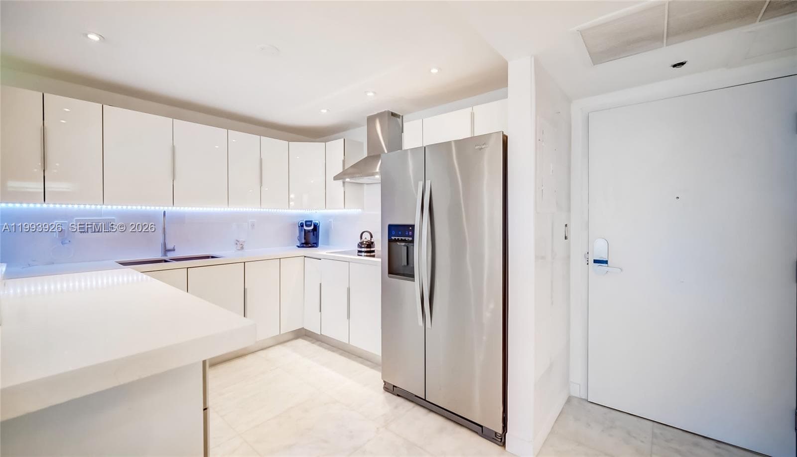 2301 Collins Ave 439 photo 14