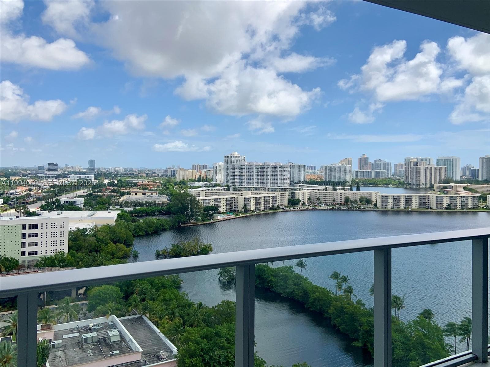 17301 Biscayne Blvd 1602 photo 2