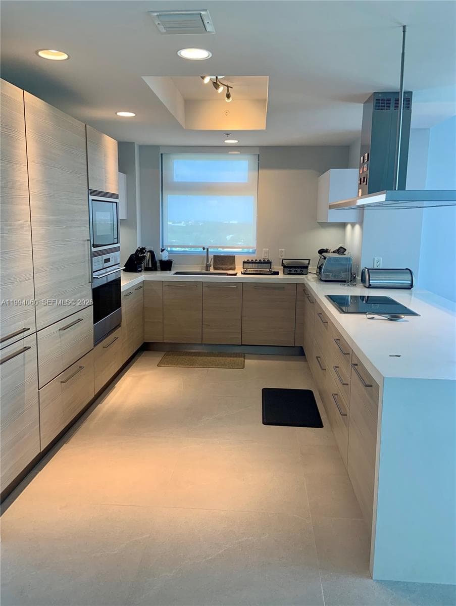 17301 Biscayne Blvd 1602 photo 9