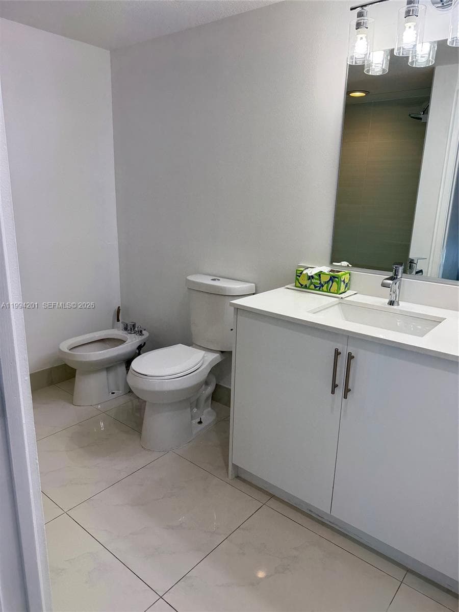 905 photo 8
