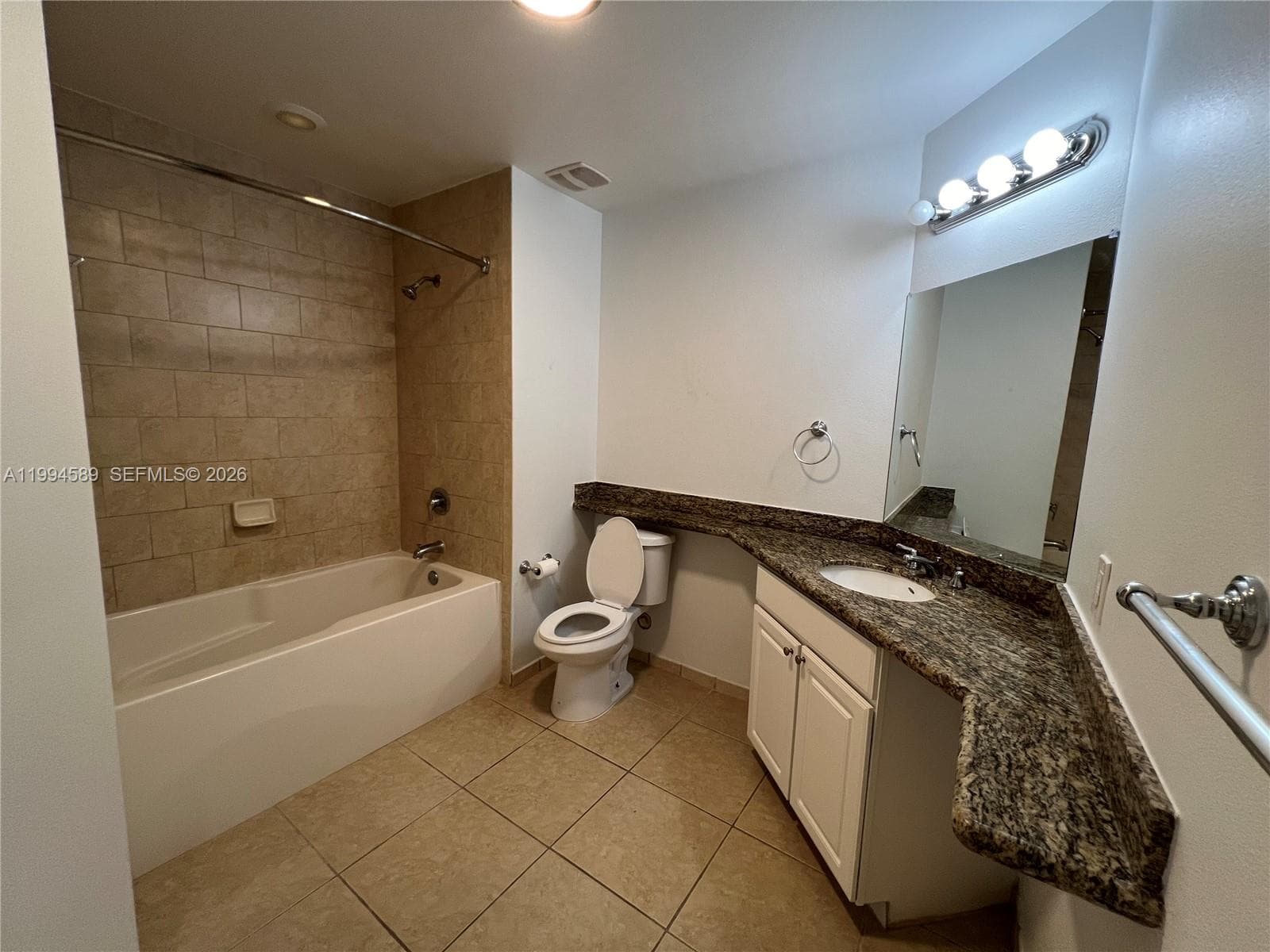 3001 NE 185th St 122 photo 11