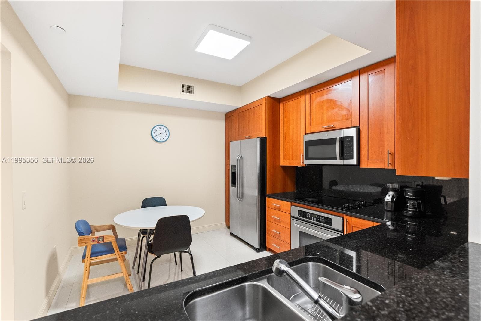 3340 NE 190th St 1004 photo 8