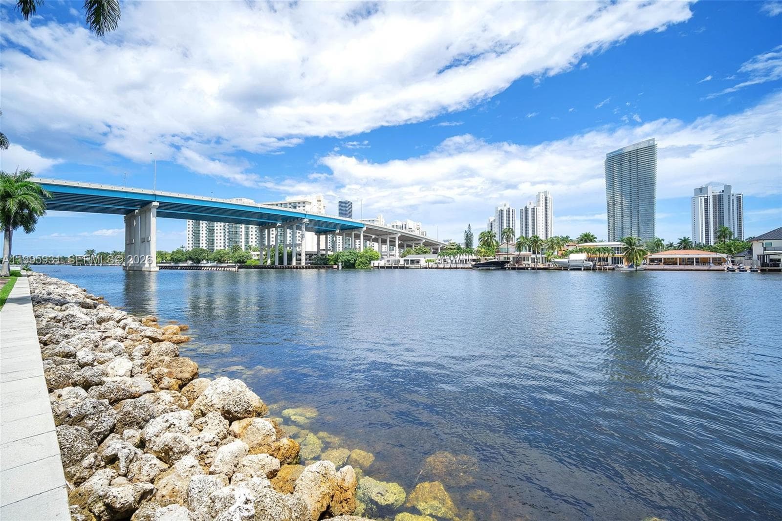 3500 Mystic Pointe Dr 3001 photo 10