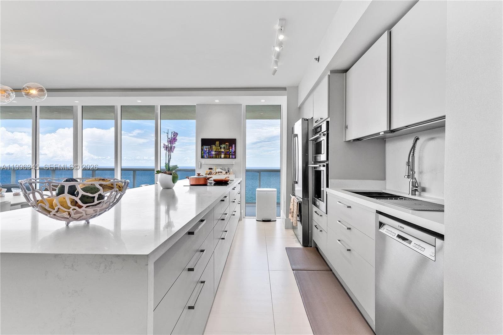 1830 S Ocean Dr 1501 photo 9