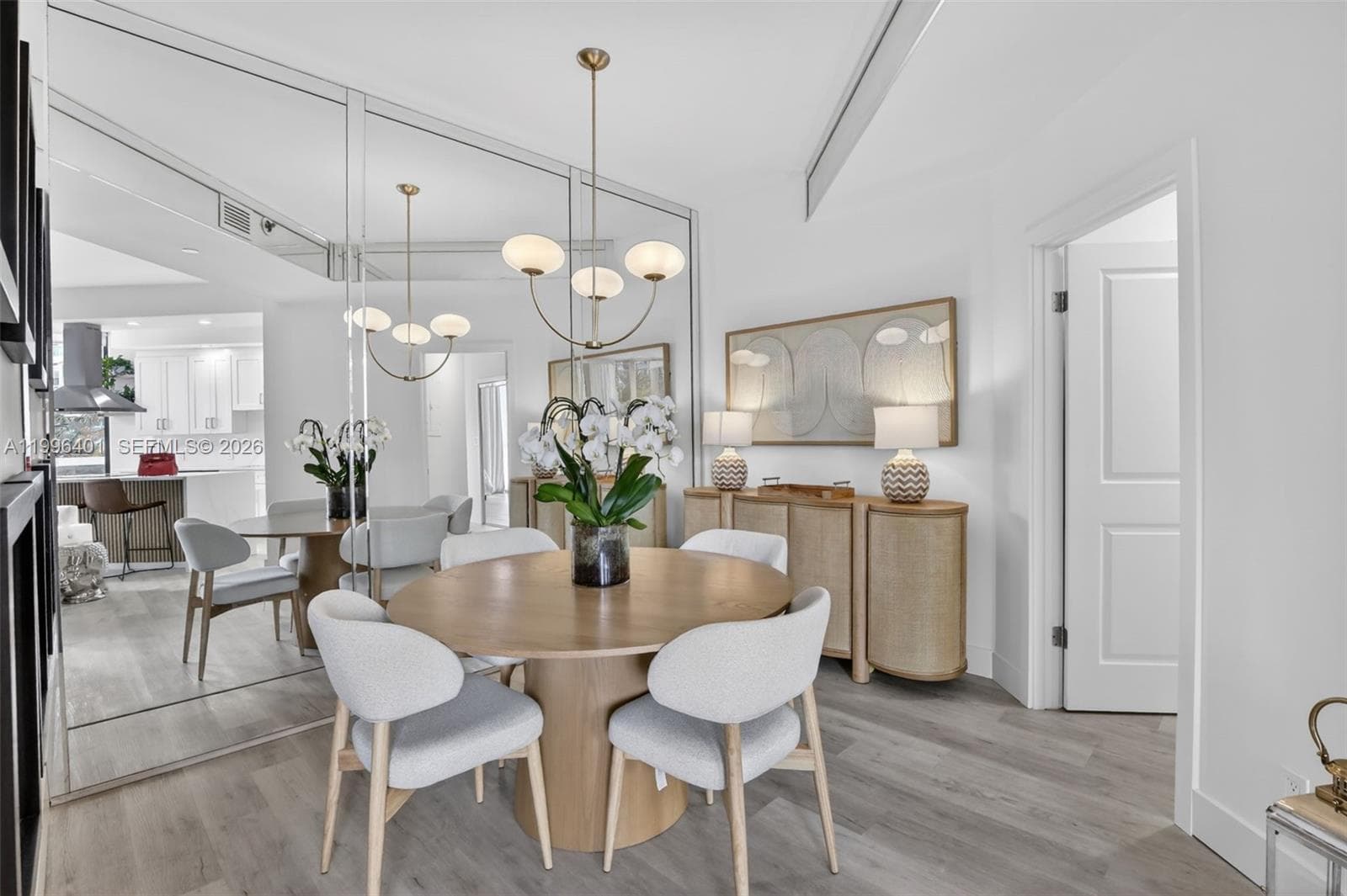 20185 E Country Club Dr 204 photo 11