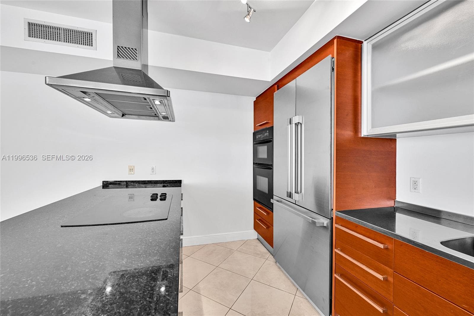 1850 S Ocean Dr 3510 photo 17