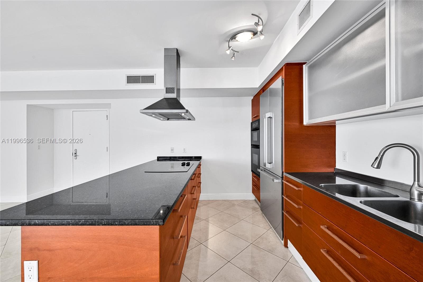 1850 S Ocean Dr 3510 photo 15