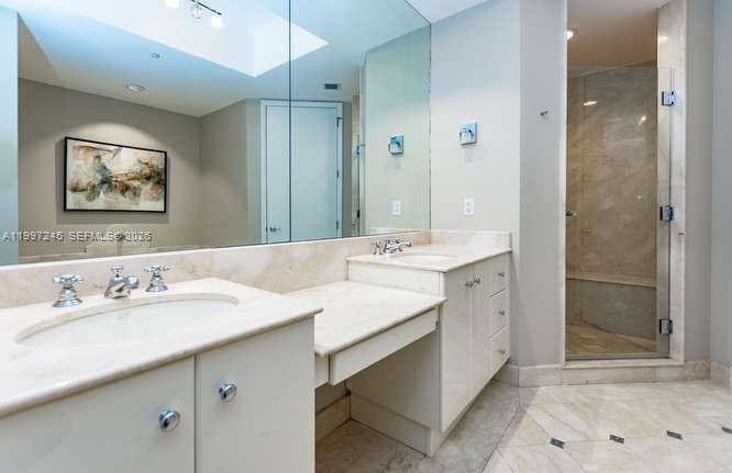 100 S Pointe Dr 3101 photo 14