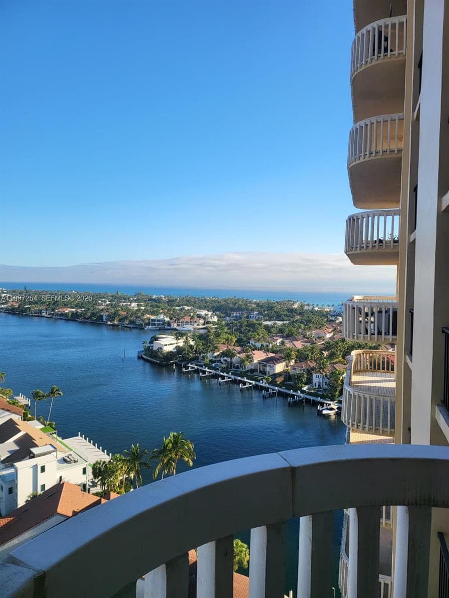 19355 Turnberry Way 16L photo 3