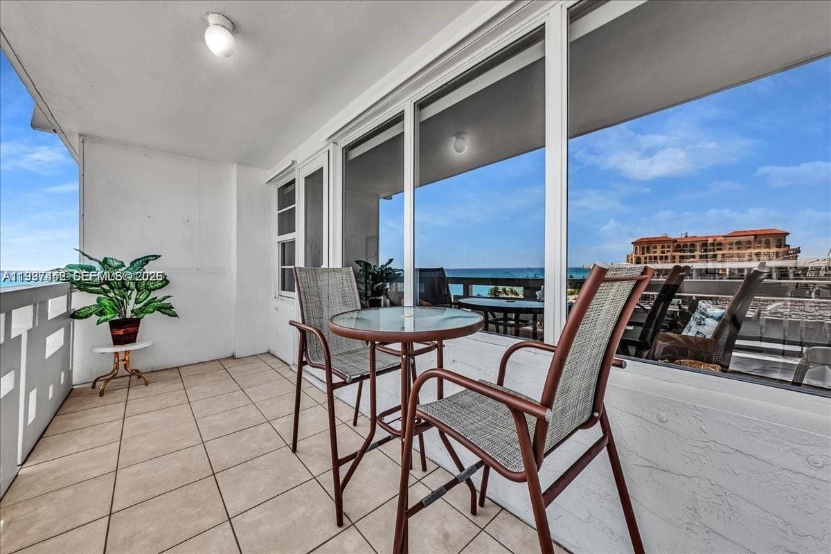 3111 Ocean Dr 904 photo 19