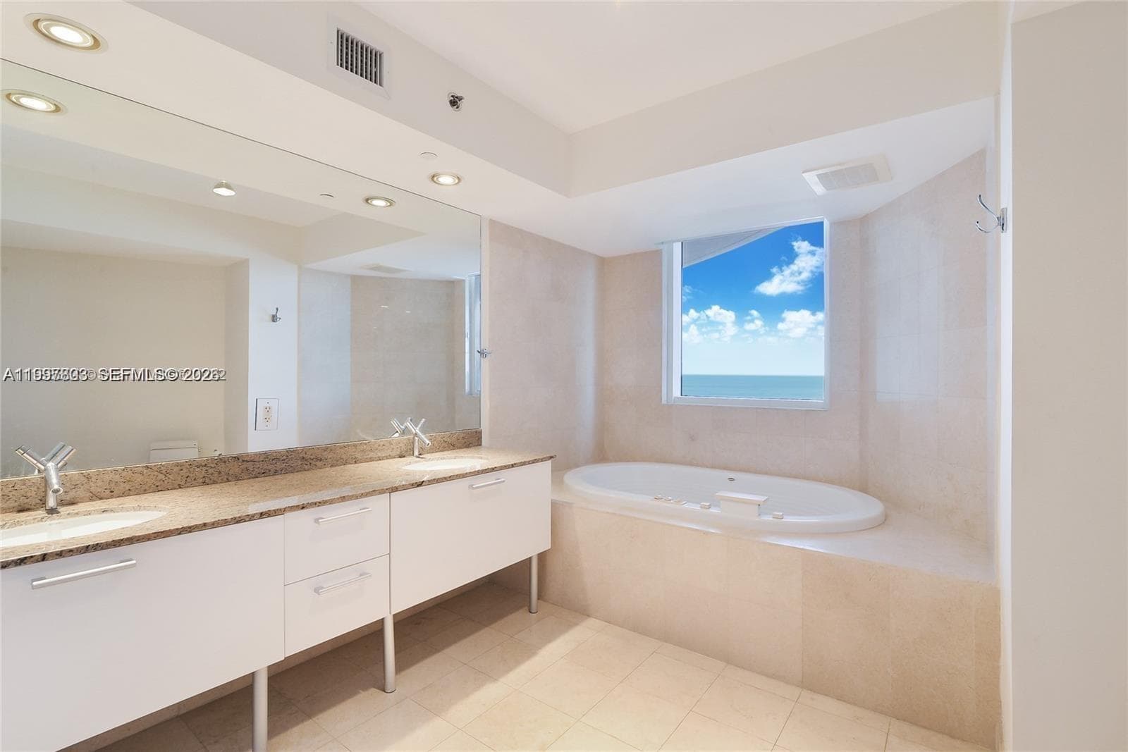 17201 Collins Ave 2005 photo 17