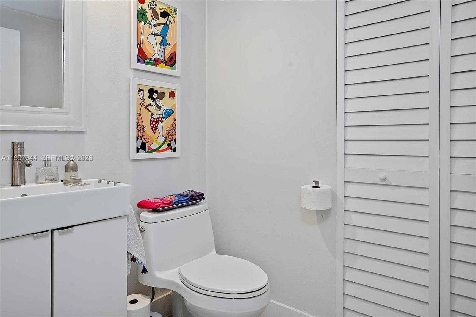 1 Century Ln 303 photo 19