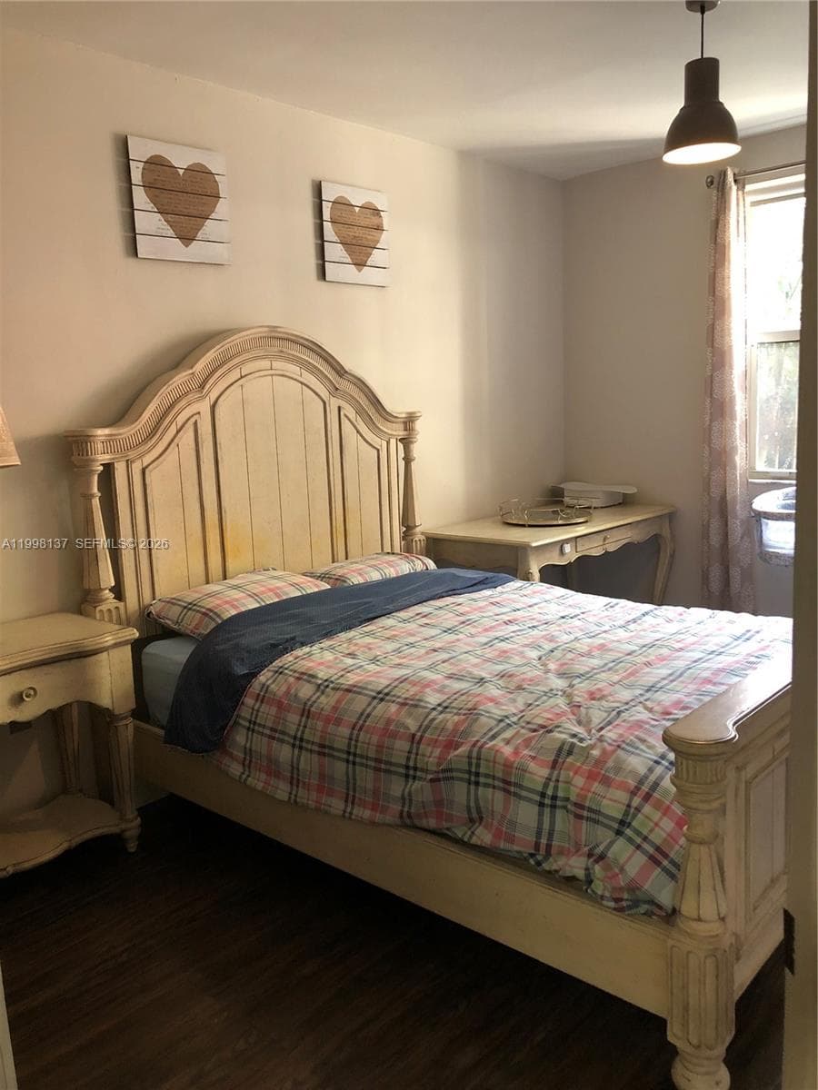17150 N Bay Rd 2422 photo 3