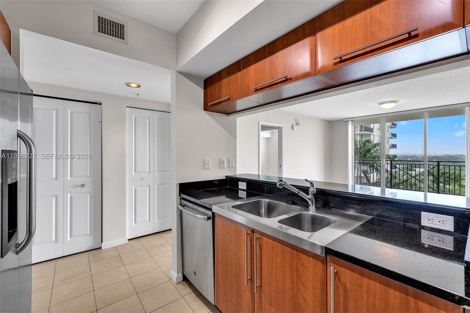 610 W Las Olas Blvd 1121N photo 5