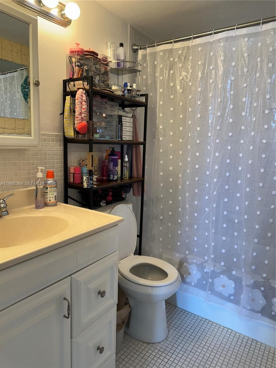 3660 NE 166th St 812 photo 10