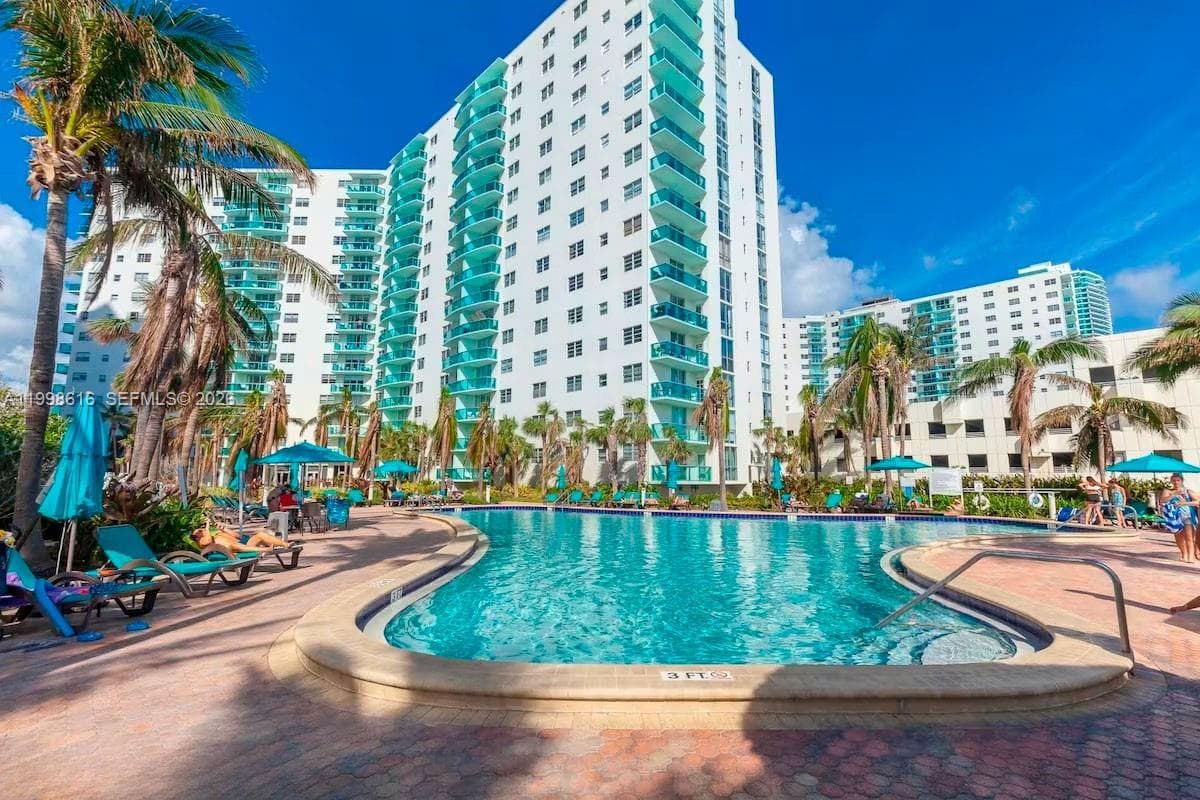 3901 S Ocean Drive 15P photo 4