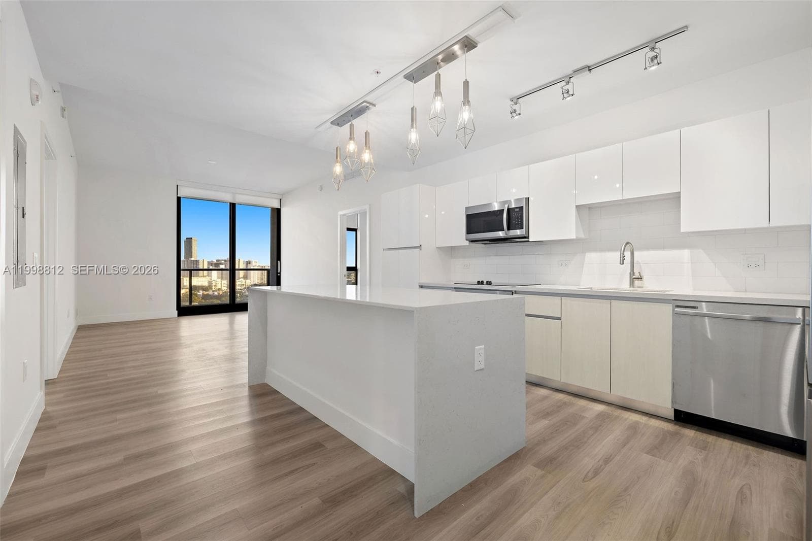 101 Diplomat Pkwy 1004 photo 1