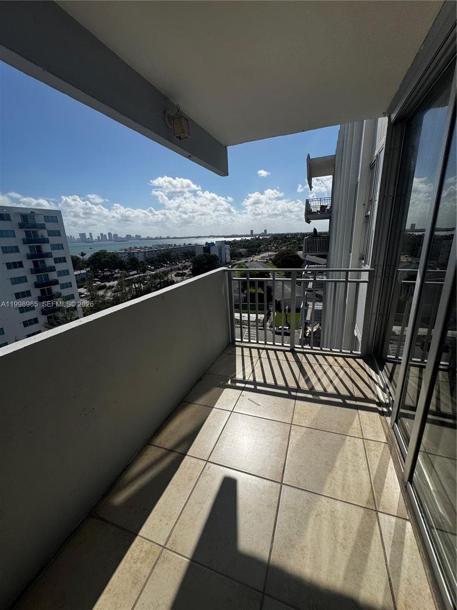 7545 E Treasure Dr 9K photo 4